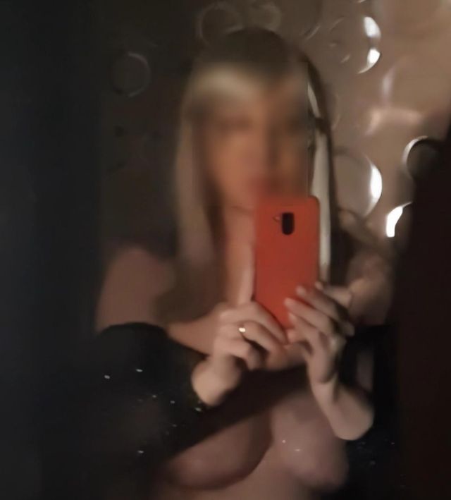 Индивидуалка Альбина и госпожа Ботанический Фотография 4