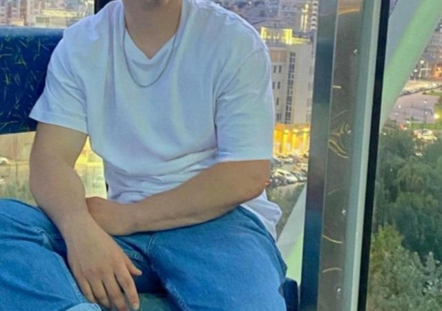 Мужчина Эмир Автовокзал Фотография 1